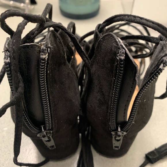 Black ladies Shoes with Comfortable Fit and Stylish Design - Picture 6 of 8